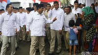 Turut hadir Wakil Ketua Umum Gerindra Sufmi Dasco Ahmad, Sekjen Gerindra Ahmad Muzani, Wakil Dewan Pembina Gerindra Rachmawati Soekarnoputri, Waketum Gerindra Fadli Zon, Ketua DPP Gerindra Desmond J Mahesa, hingga cawagub DKI Ahmad Riza Patria. Tampak pula anggota DPR Fraksi Gerindra Mulan Jameela.