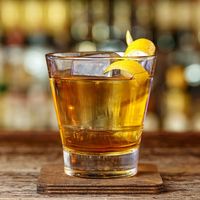 Korban Virus Corona Ini Klaim Sembuh dengan Minum Whisky Plus Madu