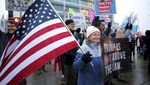 Aksi Warga AS Kritik Trump Lolos dari Pemakzulan