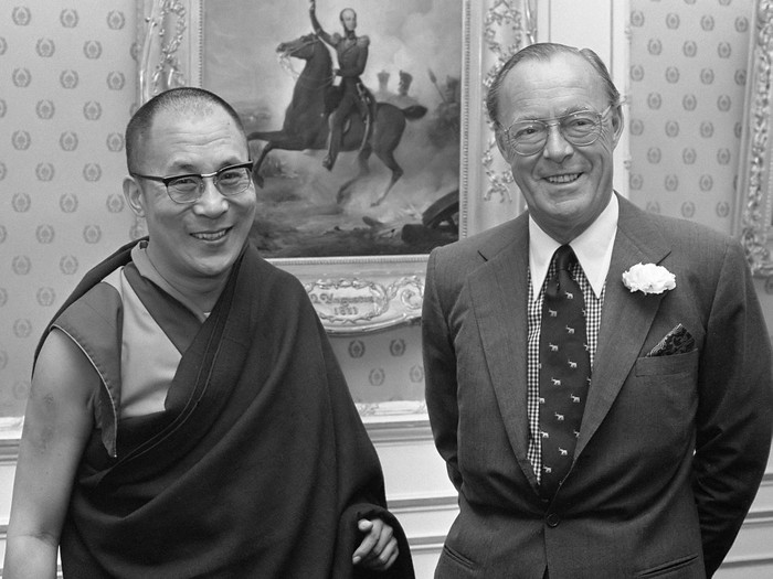 Pengeran Bernhard bersama Dalai Lama (Nationaal Archief)