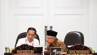 Presiden Jokowi didampingi Wapres Maruf Amin memimpin ratas di Kantor Presiden, Jakarta, Kamis (6/2/2020).