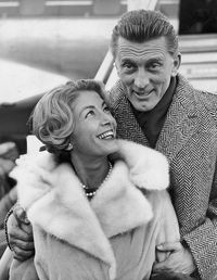 Kisah Cinta Kirk Douglas dan Istri, 66 Tahun Setia Sampai Ajal Menjemput