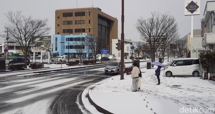 Kota Fukushima di Jepang Jepang pastikan kondisi di prefektur Fukushima mayoritas aman dari radiasi nuklir. Hanya 2,5 persen lokasi yang masih terdampak radiasi dan jauh dari pusat kota