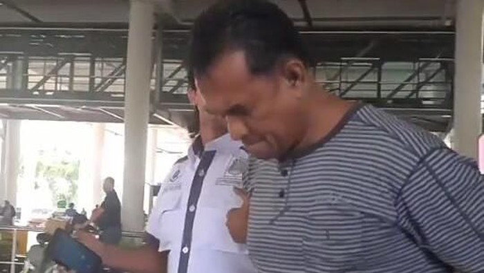 DOK. ISTIMEWA/ Polisi yang ditangkap Polda Sumut karena diduga membakar rumah warga di Samosir