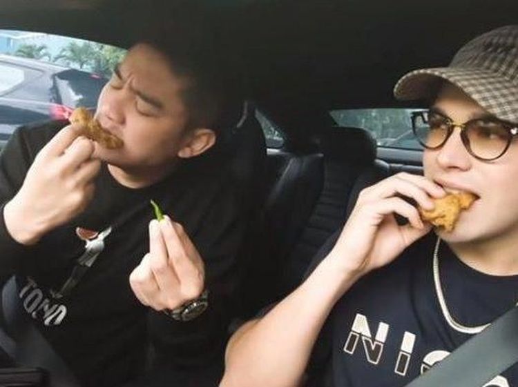 Austin Mahone, Penyanyi Top Amerika yang Doyan Pizza Hingga Bakwan