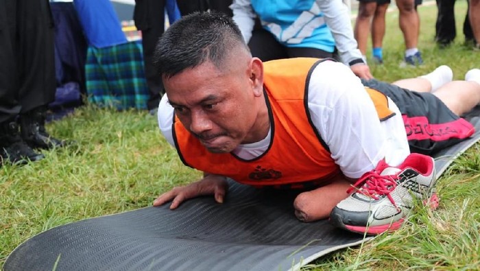 Kapolri Beri 11 Anggota Brimob yang Cacat Fisik Kesempatan Sekolah Inspektur