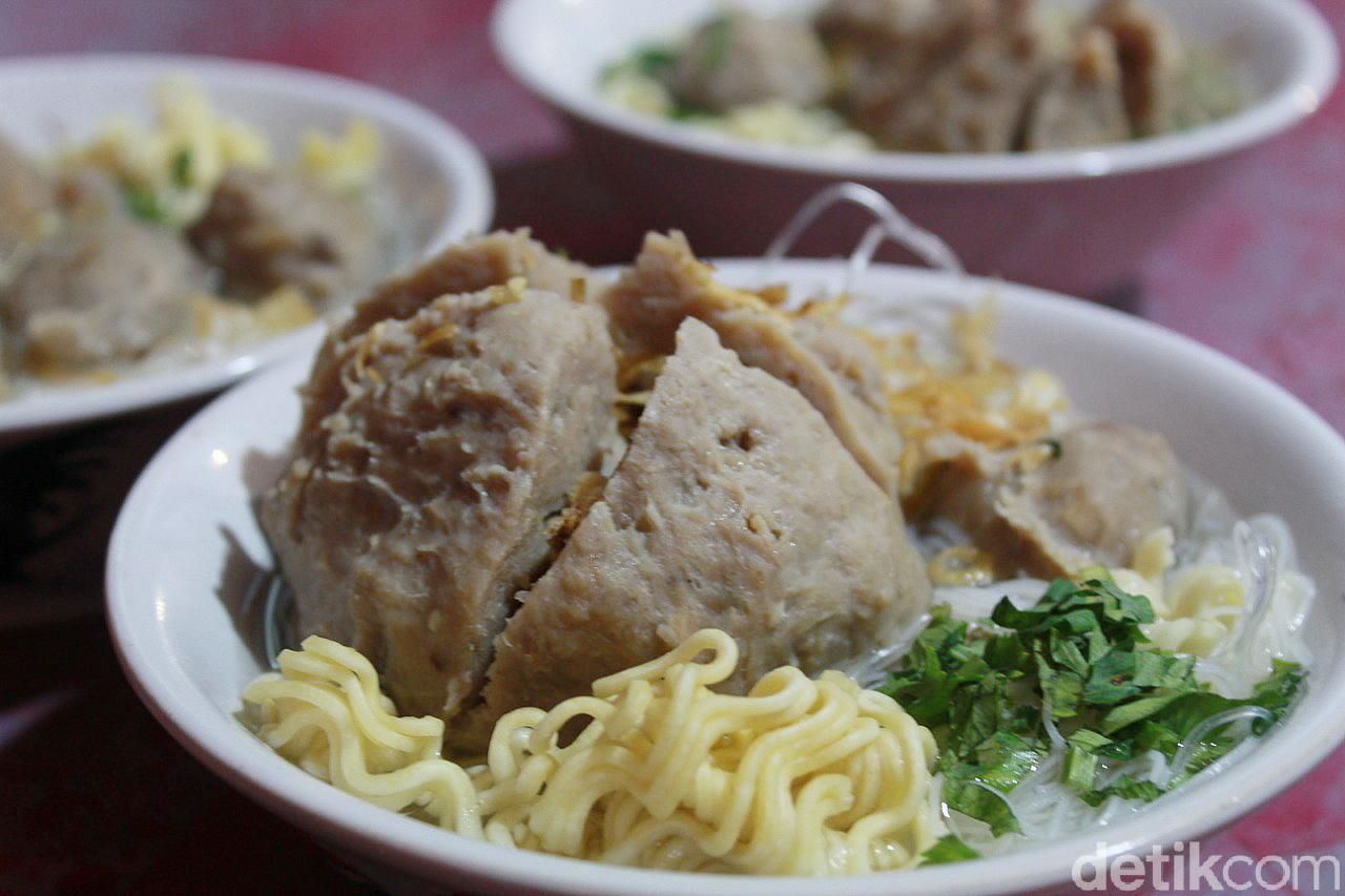  Bakso Beranak Jumbo  yang Mantap Ada di 5 Tempat Ini 