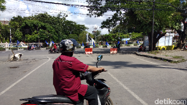 Tutup Jalan Nikahan Anak Rektor di Makassar