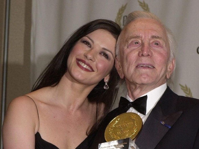 386220 02: Actress Catherine Zeta-Jones and father-in-law Kirk Douglas, recipient of the 