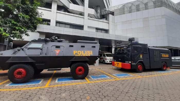 400 Personel Polisi Siaga di Depan Kemenkes Kawal Demo KSPI