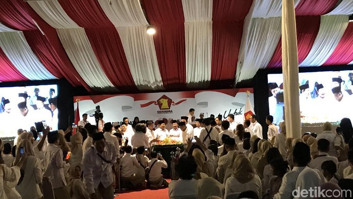 Prabowo di HUT Gerindra