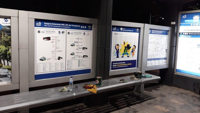 Polisi Cari Pelaku Vandalisme di Halte TransJ Dukuh Atas