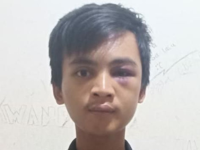 Remaja Tedi Yulianto (18) memerkosa seorang siswi SMA di Kabupaten Bekasi, Jawa Barat. Pelaku mengenal korban dari media sosial.
