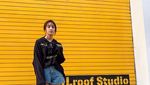 Jung Yoo Mi, Pacar Kangta Saat Pose Manis dengan Kue hingga Susu
