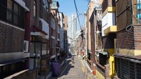Di tahun 1970-an, Pemerintah Korea Selatan memerintahkan gedung apartemen yang baru dibangun harus memiliki basement yang bisa berfungsi sebagai bunker, apabila ada serangan militer dari Korea Utara. Terciptalah banjinha. (BBC)