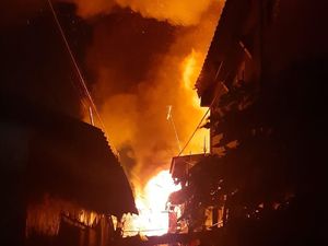 Kebakaran di Taman Sari Jakbar Berhasil Dipadamkan