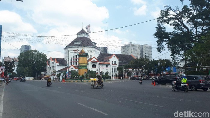 Ilustrasi Medan -- Tugu titik nol Kota Medan (Haris Fadhil/detikcom)