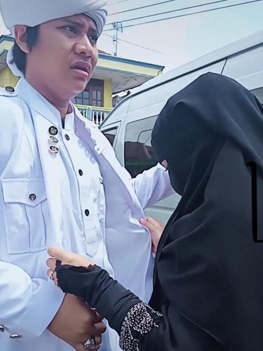 Viral di TikTok, Istri Rela Dipoligami Bahkan Ikut Antar Suami Nikah Lagi