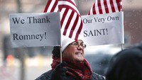 Sidang pemakzulan Trump menjadi salah satu isu paling diperhatikan oleh warga Amerika Serikat. Tak sedikit dari mereka yang melakukan aksi unjuk rasa menjelang sidang dan selama proses sidang pemakzulan tersebut berlangsung guna meminta Trump dihukum atas dakwaan merintangi Kongres dan penyalahgunaan kekuasaan. Scott G Winterton/The Deseret News via AP.