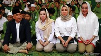Anggota DPR dari Gerindra hadir dalam pemberian santunan kepada anak yatim.