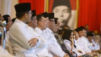 Sambutan lainnya disampaikan Prabowo kepada Gubernur DKI Jakarta Anies Baswedan. Prabowo menyinggung status Anies yang bukan kader Gerindra.