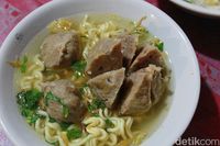 Bakso Beranak BMW : Gurihnya Bakso Beranak dan Bakso Keju Khas Purbalingga
