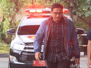 Gaya Bowo Sidik Saat Diperiksa KPK