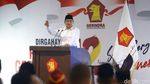 Momen Anies-Sandi Dapat Potongan Tumpeng dari Prabowo