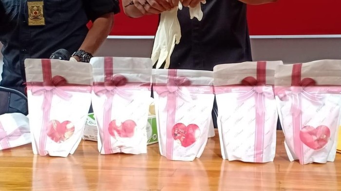 Polda Metro tangkap jaringan pengedar pil happy five