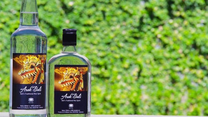 Arak Bali dari brand Dewi Sri.