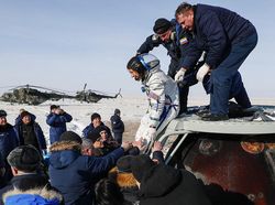 Momen Pulangnya Astronaut Perempuan Pemecah Rekor 328 Hari di Antariksa