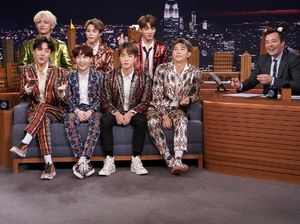 BTS Kembali Tampil di Acara Jimmy Fallon, #FallonAsksBTS Trending