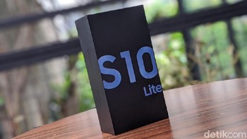 Selain itu, punya sensor sidik jari di layar, kamera selfie 32MP dan kapasitas daya baterai 4.500 mAh dengan pengisian cepat 25W. Foto: Agus Tri Haryanto/detikINET