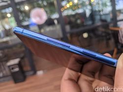 Unboxing Samsung Galaxy S10 Lite di Indonesia