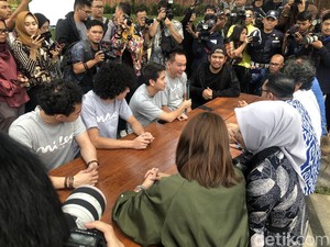 Pamer Kesuksesan Dilan, Ridwan Kamil Ingin Banyak Film Syuting di Jabar