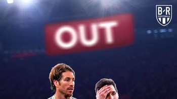 Sergio Ramos digambarkan menghibur Lionel Messi. Foto: istimewa