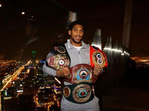 Sempat Bertemu Pangeran Charles, Anthony Joshua Juga Terkena Corona?