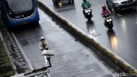 Kamera E-TLE akan mengidentifikasi pelat nomor kendaraan yang melakukan pelanggaran. Kemudian pelanggar akan dikirimi surat konfirmasi tilang.