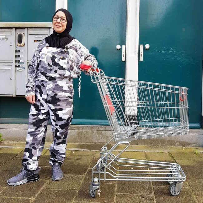 Menurut Meryem, dengan membuat Lekyle eksis di Instagram, itu membantu ibunya menjadi kembali aktif. Menurutku, inilah caranya untuk bisa ada di foto dan melakukan apa yang disukainya, ucapnya. Foto: instagram @meryemsfirst.