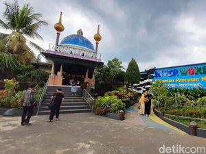 Taman Wisata Pancuran Mas Purbalingga Punya Kolam Renang Syari