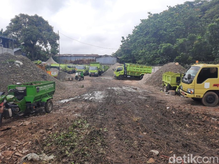 Lokasi Batang pohon di gudang Sudin Kehutanan Cipayung dan keadaan Kebun Bibit Dinas Pertamanan dan Hutan DKI di Cipedak, Jagakarsa, Jakarta Selatan. (Yogi Ernes/detikcom)