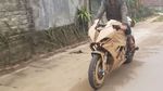Supra Fit Disulap Jadi Moge BMW Pakai Kardus