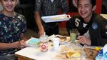 Nakula Sadewa, Si Kembar yang Kompak Kulineran Bareng