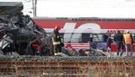 2 Orang Tewas dan Puluhan Terluka Imbas Kecelakaan Kereta di Italia