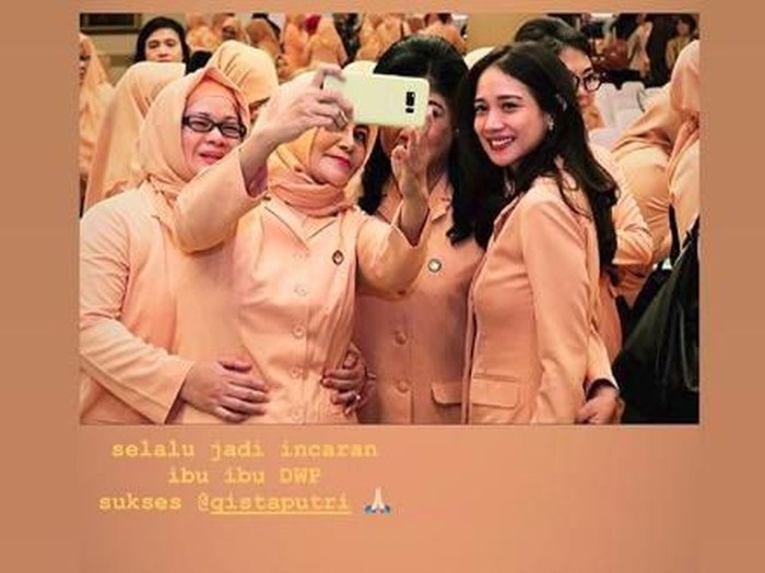 Gista Putri Kecantikan Gista Putri yang curi perhatian.