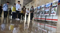 Presiden Joko Widodo (Jokowi) meninjau proyek renovasi Masjid Istiqlal, Jakarta, Jumat (7/2/2020).