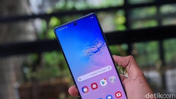 Samsung membanderol S10 Lite untuk pasar Indonesia seharga Rp 8,999 juta yang mulai tersedia pada 21 Februari mendatang. Foto: Agus Tri Haryanto/detikINET