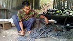 Potret Kerja Pande Besi Ciamis, Tradisi Turun Temurun