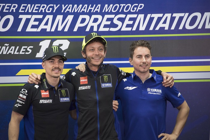 KUALA LUMPUR, MALAYSIA - FEBRUARY 06: (L-R) Maverick Vinales of Spain and Yamaha Factory Racing, Valentino Rossi of Italy and Yamaha Factory Racing and Jorge Lorenzo of Spain and Yamaha Factory Test team pose during the 2020 Team Yamaha Factory Racing presentation during the MotoGP Pre-Season Teams Unveiling at Sepang Circuit on February 06, 2020 in Kuala Lumpur, Malaysia. (Photo by Mirco Lazzari gp/Getty Images)