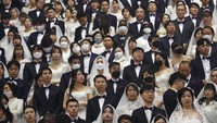 Diperkirakan ada ribuan pasangan yang mengikuti pernikahan massal tersebut.
